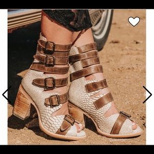 Freebird  Bond heals in white snake color